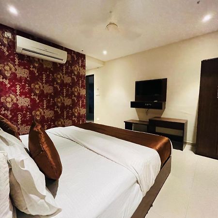 Hotel Nova Vesu Сурат Екстер'єр фото