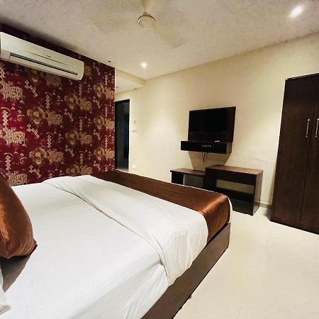 Hotel Nova Vesu Сурат Екстер'єр фото