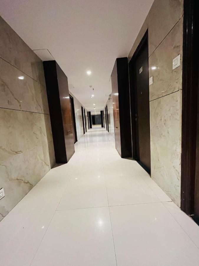 Hotel Nova Vesu Сурат Екстер'єр фото