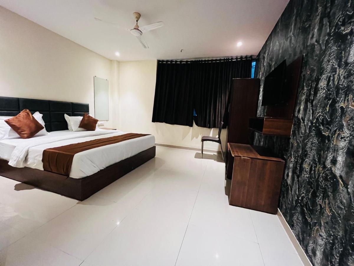 Hotel Nova Vesu Сурат Екстер'єр фото