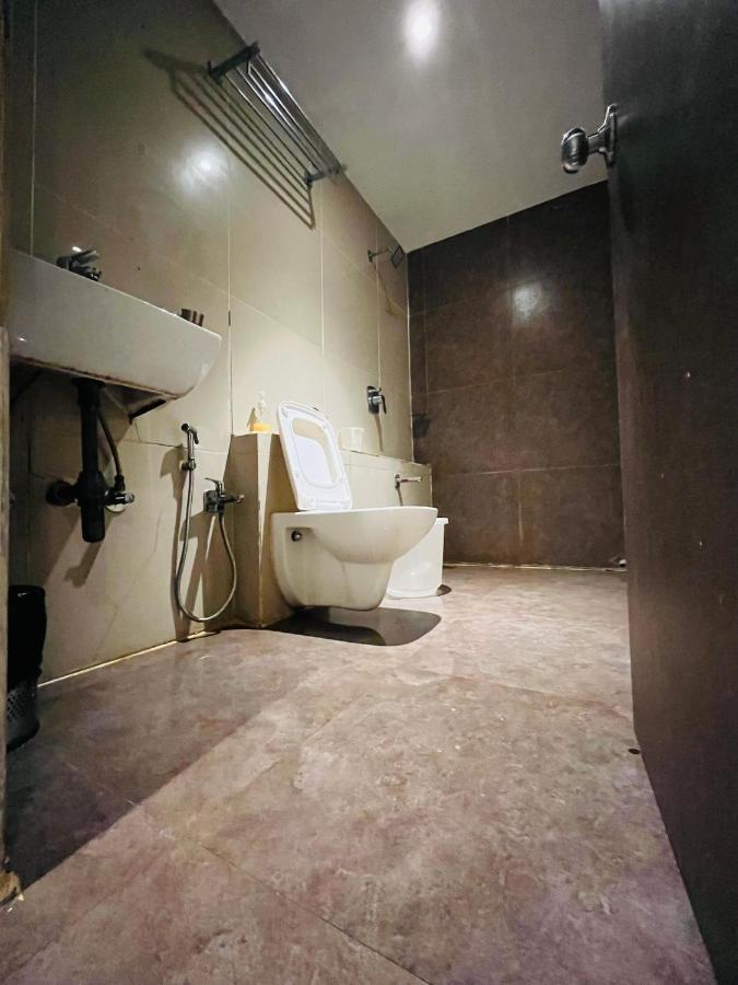 Hotel Nova Vesu Сурат Екстер'єр фото