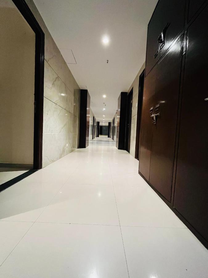 Hotel Nova Vesu Сурат Екстер'єр фото
