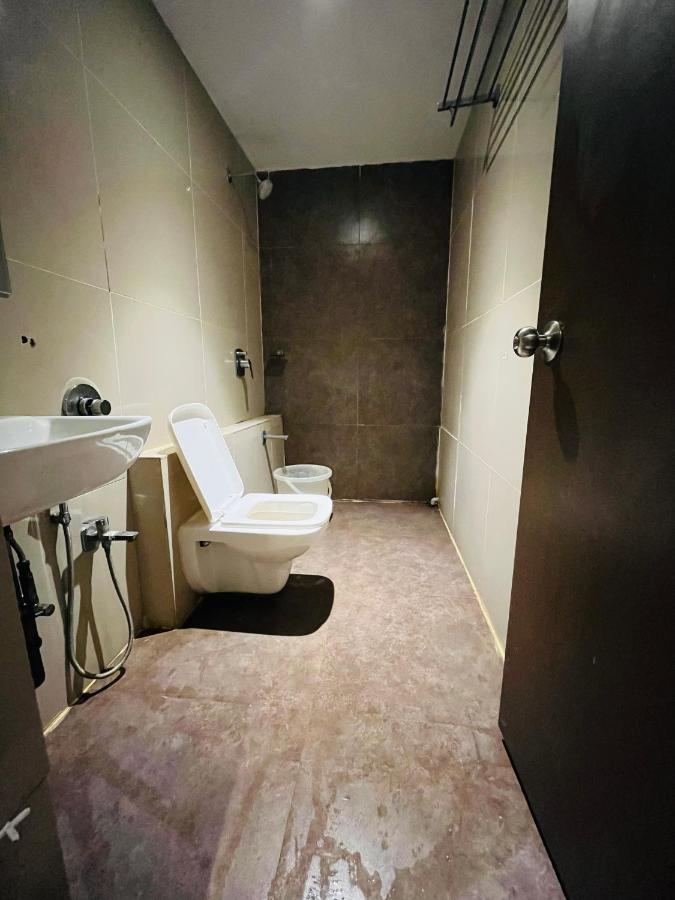 Hotel Nova Vesu Сурат Екстер'єр фото